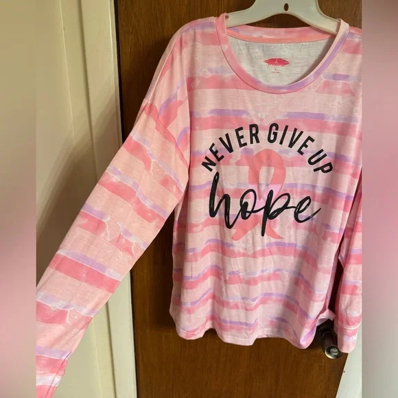 NWOT ladies long sleeve breast cancer graphic tee, size L, “Never Give Up Hope” - Picture 13 of 16